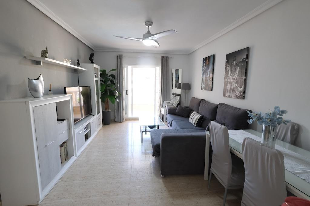 For sale - 2 Bedroom 1 Bathroom Apartment - Middle Floor Apartment in Torrevieja - La Mata  - Alicante