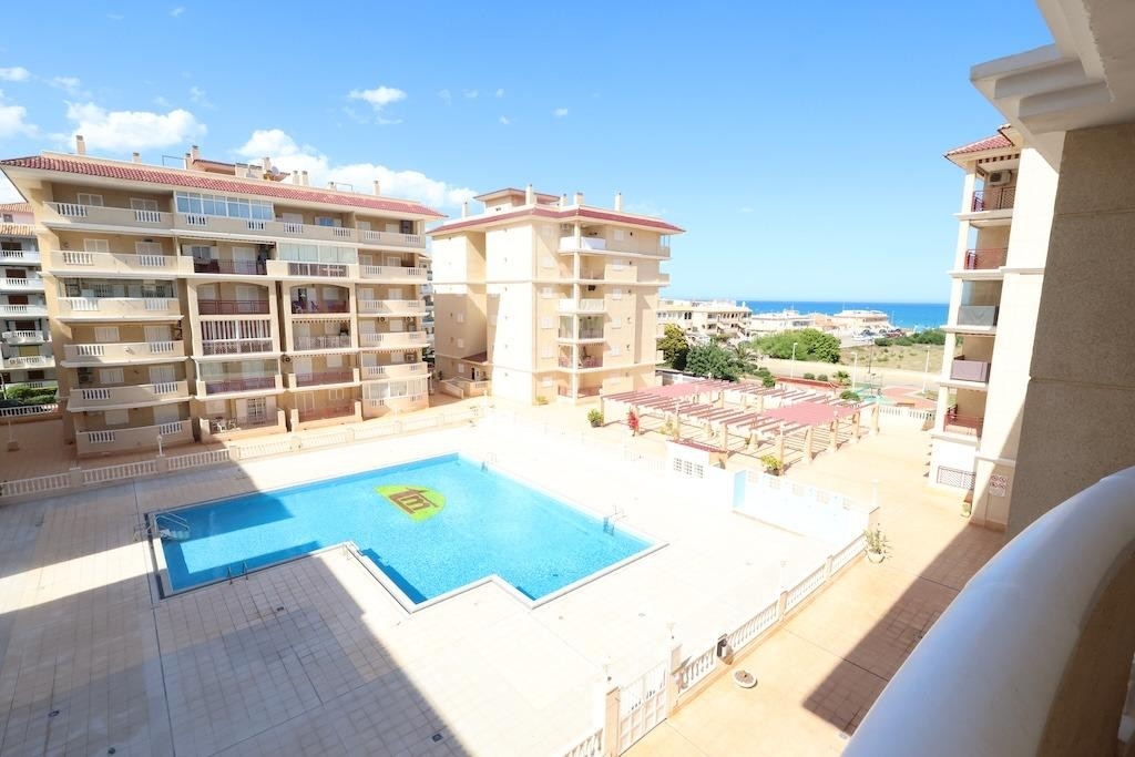 2 Bedroom 1 Bathroom Apartment - Middle Floor Apartment in Torrevieja
