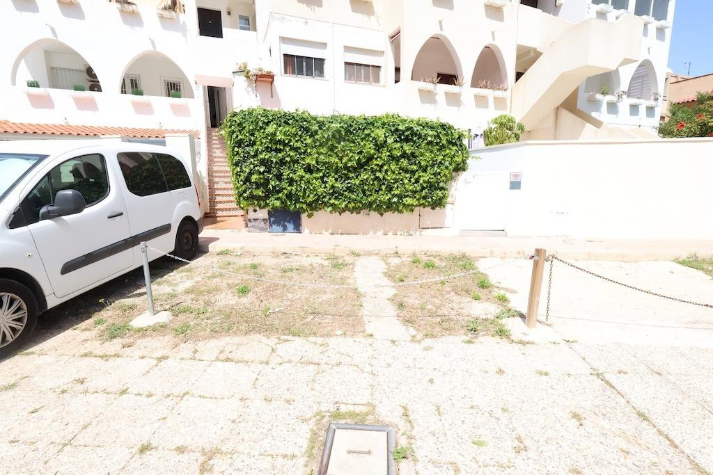 For sale - 2 Bedroom 1 Bathroom House - Bungalow in Orihuela - La Zenia  - Alicante