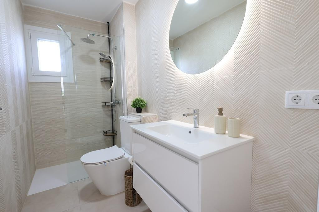 For sale - 2 Bedroom 1 Bathroom House - Bungalow in Orihuela - La Zenia  - Alicante