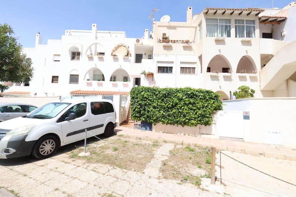 For sale - 2 Bedroom 1 Bathroom House - Bungalow in Orihuela - La Zenia  - Alicante