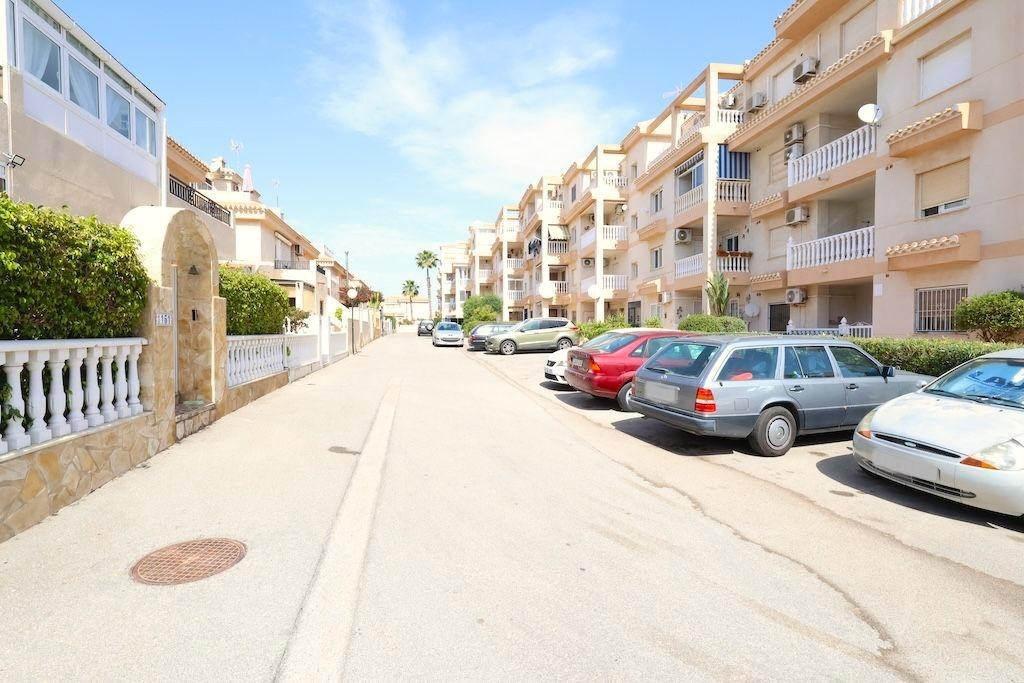 For sale - 2 Bedroom 1 Bathroom Apartment - Middle Floor Apartment in Orihuela - Playa Flamenca  - Alicante