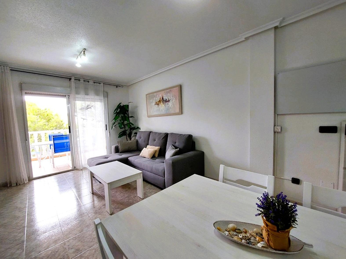 For sale - 2 Bedroom 1 Bathroom Apartment - Middle Floor Apartment in Orihuela - Playa Flamenca  - Alicante