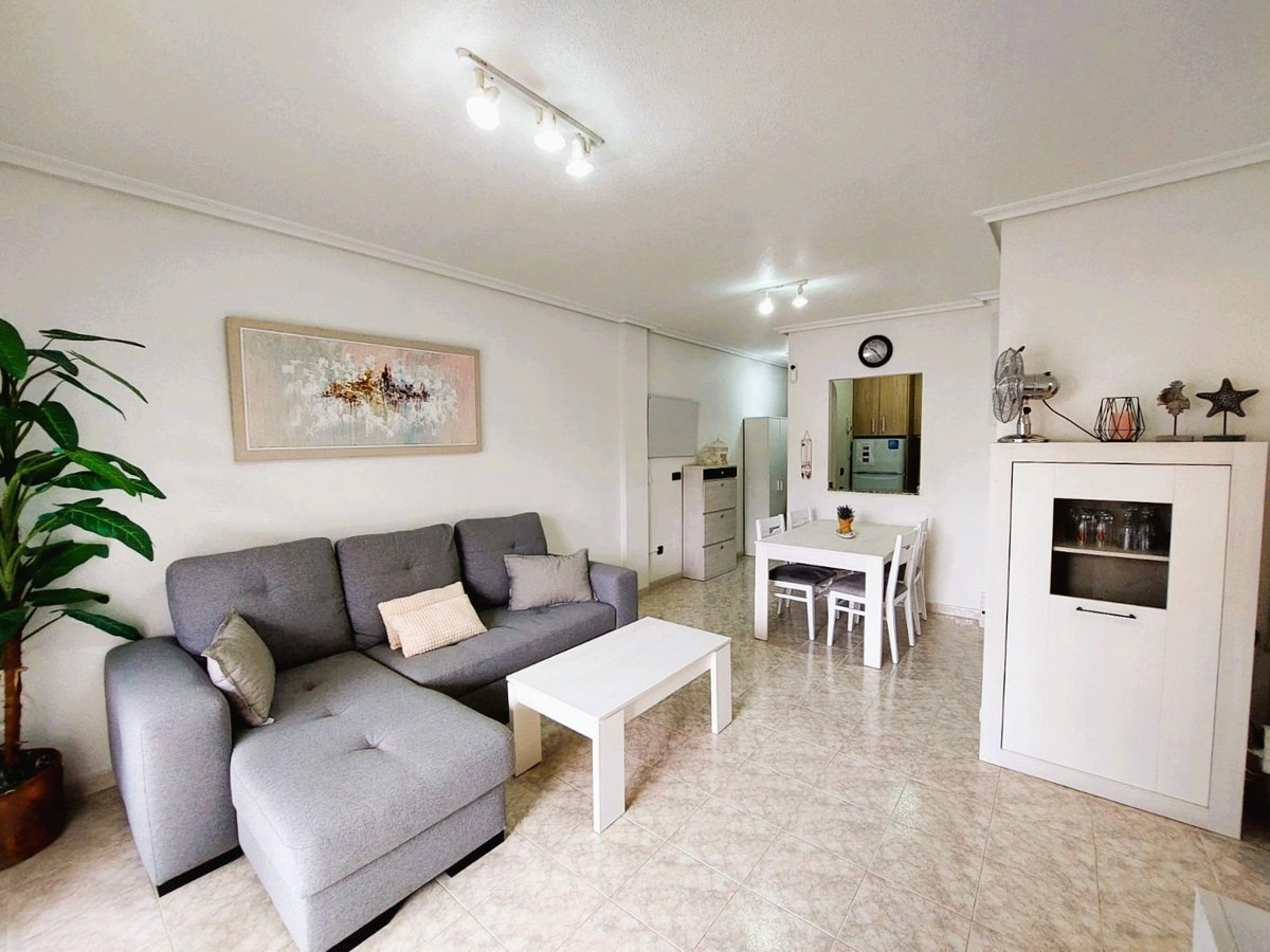For sale - 2 Bedroom 1 Bathroom Apartment - Middle Floor Apartment in Orihuela - Playa Flamenca  - Alicante
