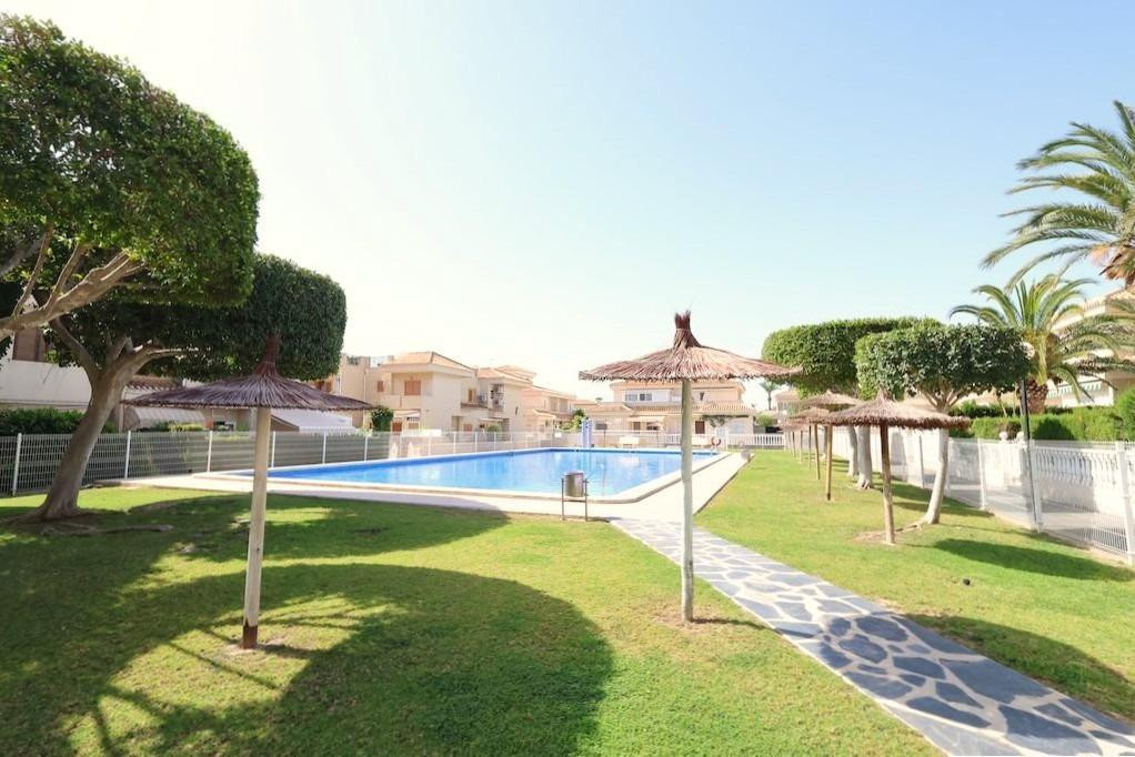 For sale - 2 Bedroom 1 Bathroom Apartment - Middle Floor Apartment in Orihuela - Playa Flamenca  - Alicante