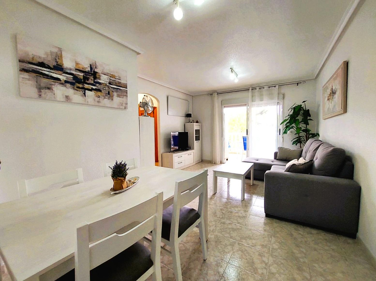For sale - 2 Bedroom 1 Bathroom Apartment - Middle Floor Apartment in Orihuela - Playa Flamenca  - Alicante