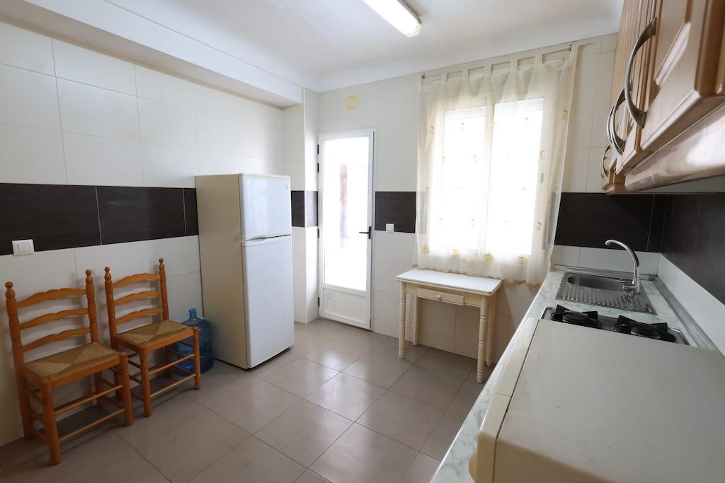 For sale - 3 Bedroom 1 Bathroom Apartment - Middle Floor Apartment in Torrevieja - Torrevieja Centro  - Alicante