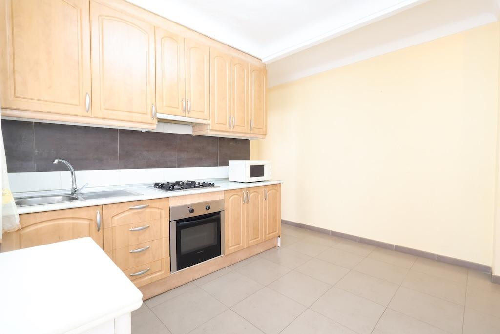 For sale - 3 Bedroom 1 Bathroom Apartment - Middle Floor Apartment in Torrevieja - Torrevieja Centro  - Alicante