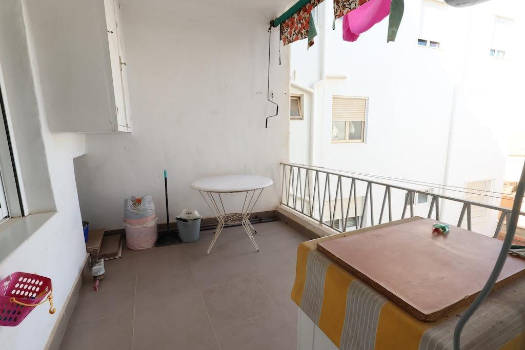 For sale - 3 Bedroom 1 Bathroom Apartment - Middle Floor Apartment in Torrevieja - Torrevieja Centro  - Alicante