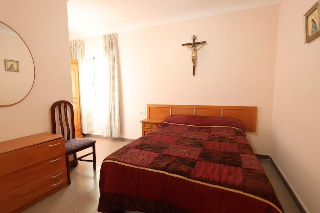 For sale - 3 Bedroom 1 Bathroom Apartment - Middle Floor Apartment in Torrevieja - Torrevieja Centro  - Alicante