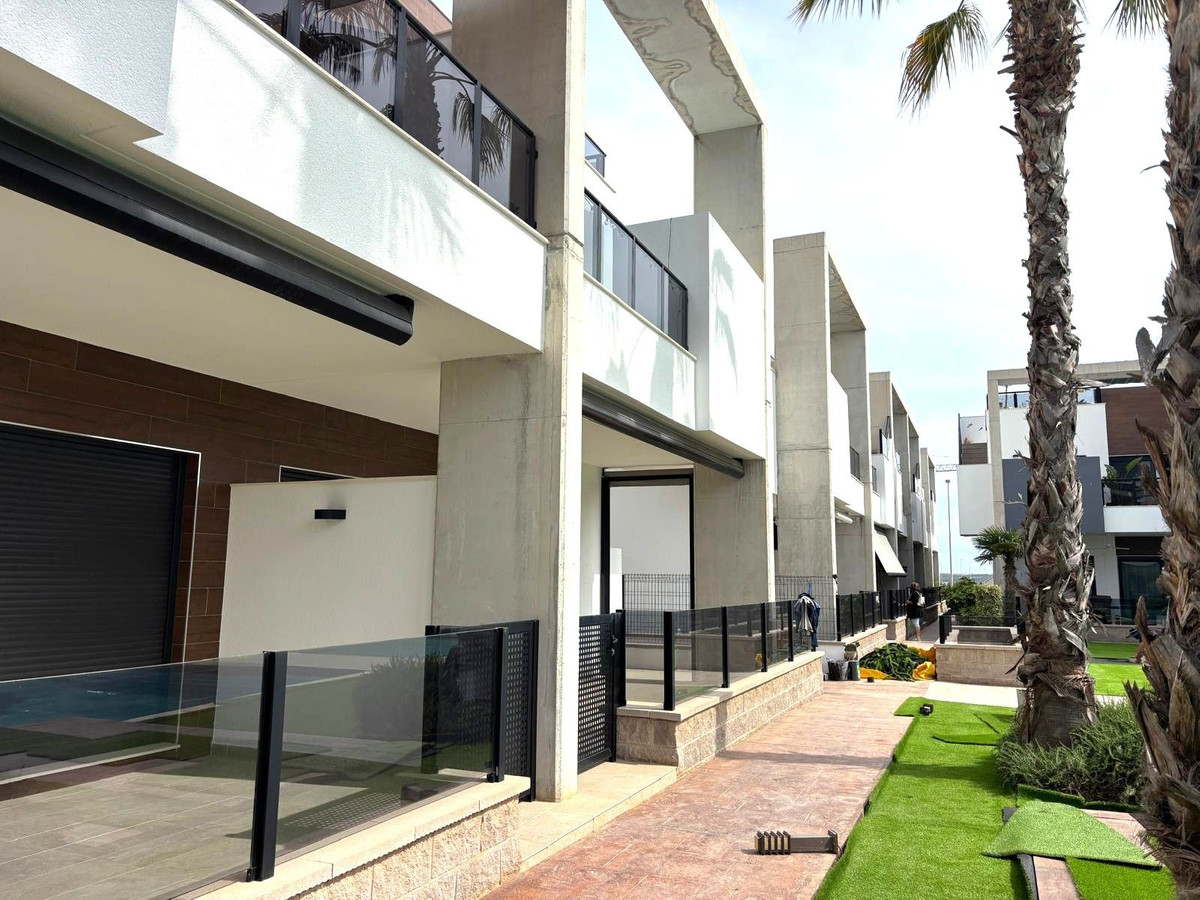 For sale - 2 Bedroom 2 Bathroom Apartment - Top Floor Apartment in Guardamar del Segura - Guardamar del Segura Centro  - Alicante