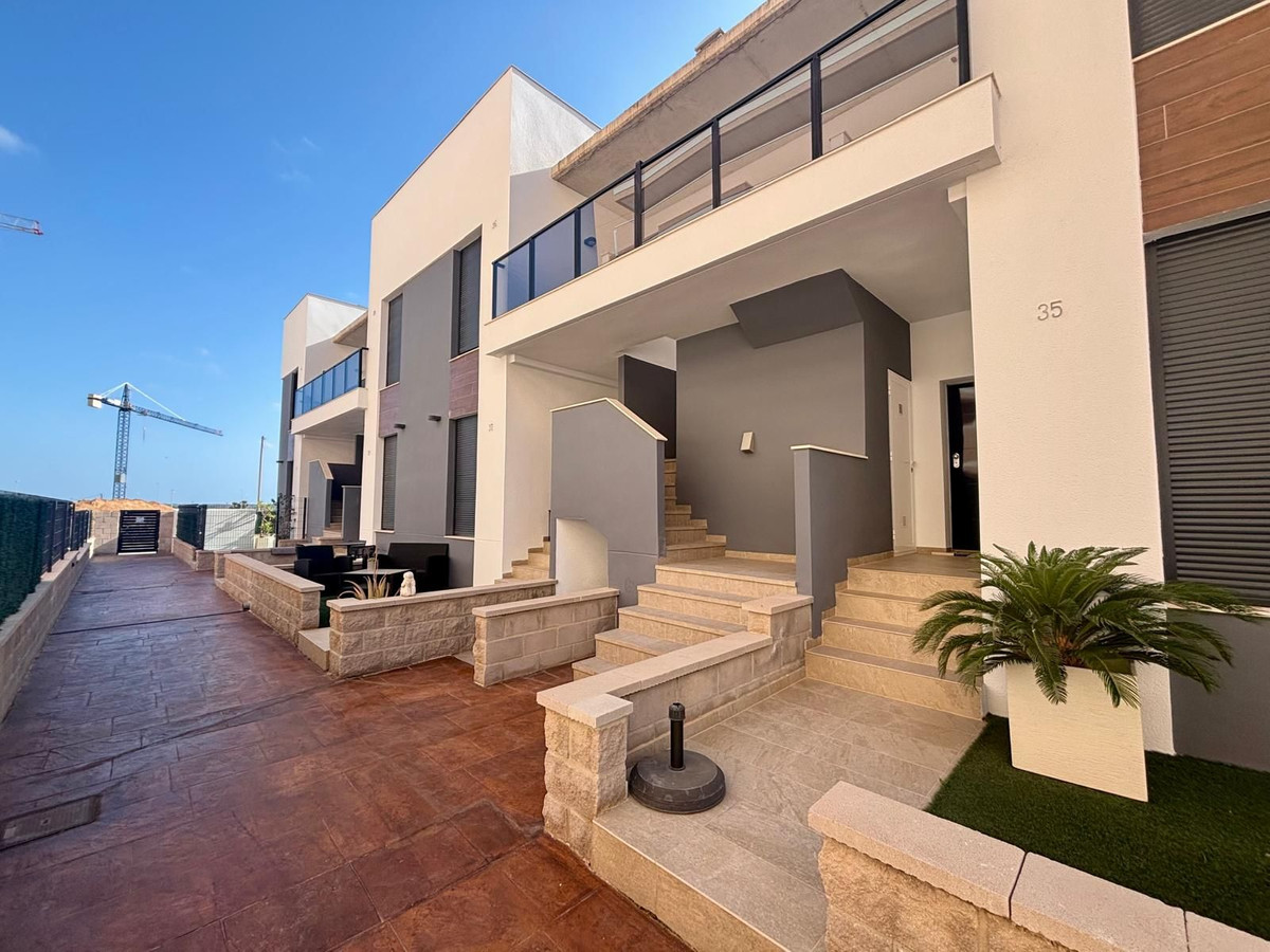 For sale - 2 Bedroom 2 Bathroom Apartment - Top Floor Apartment in Guardamar del Segura - Guardamar del Segura Centro  - Alicante