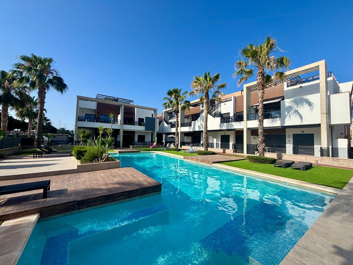 For sale - 2 Bedroom 2 Bathroom Apartment - Top Floor Apartment in Guardamar del Segura - Guardamar del Segura Centro  - Alicante