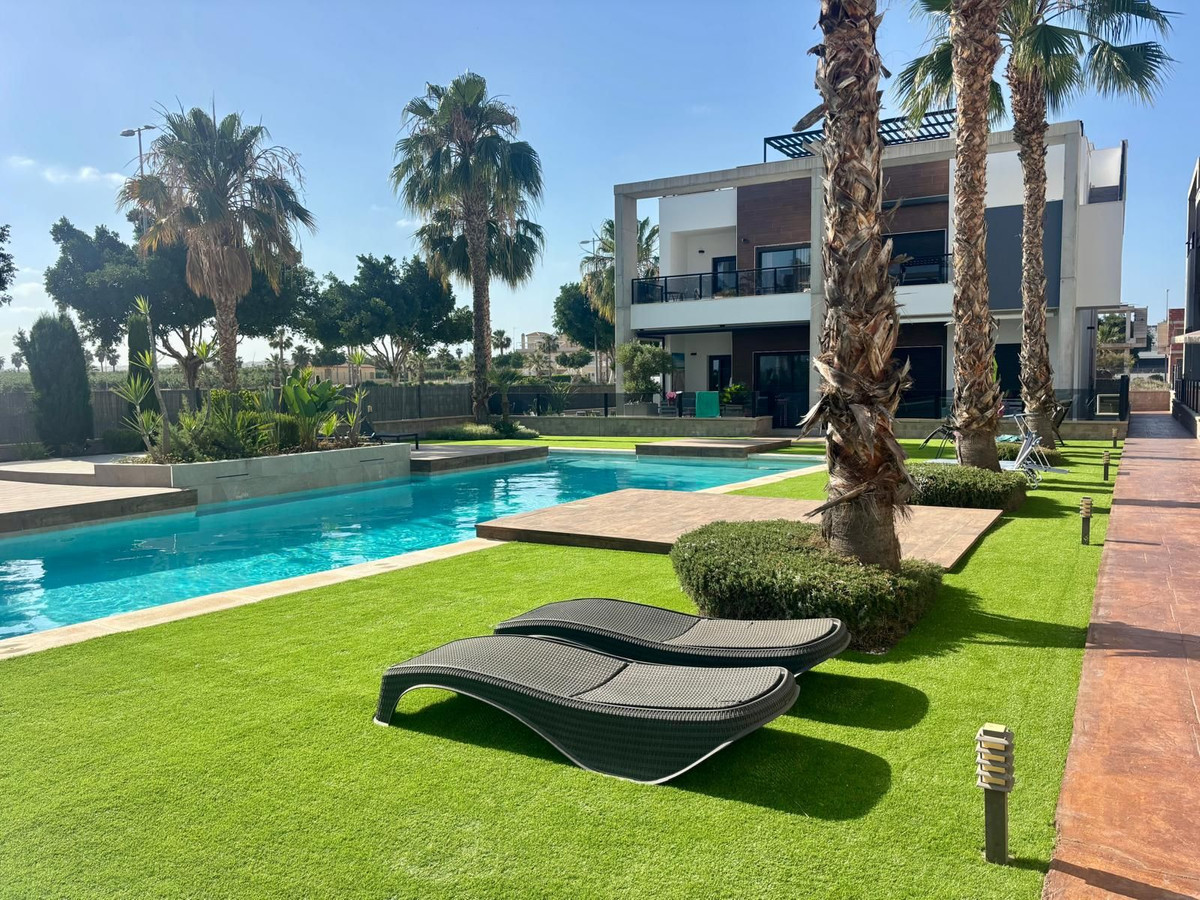 For sale - 2 Bedroom 2 Bathroom Apartment - Top Floor Apartment in Guardamar del Segura - Guardamar del Segura Centro  - Alicante