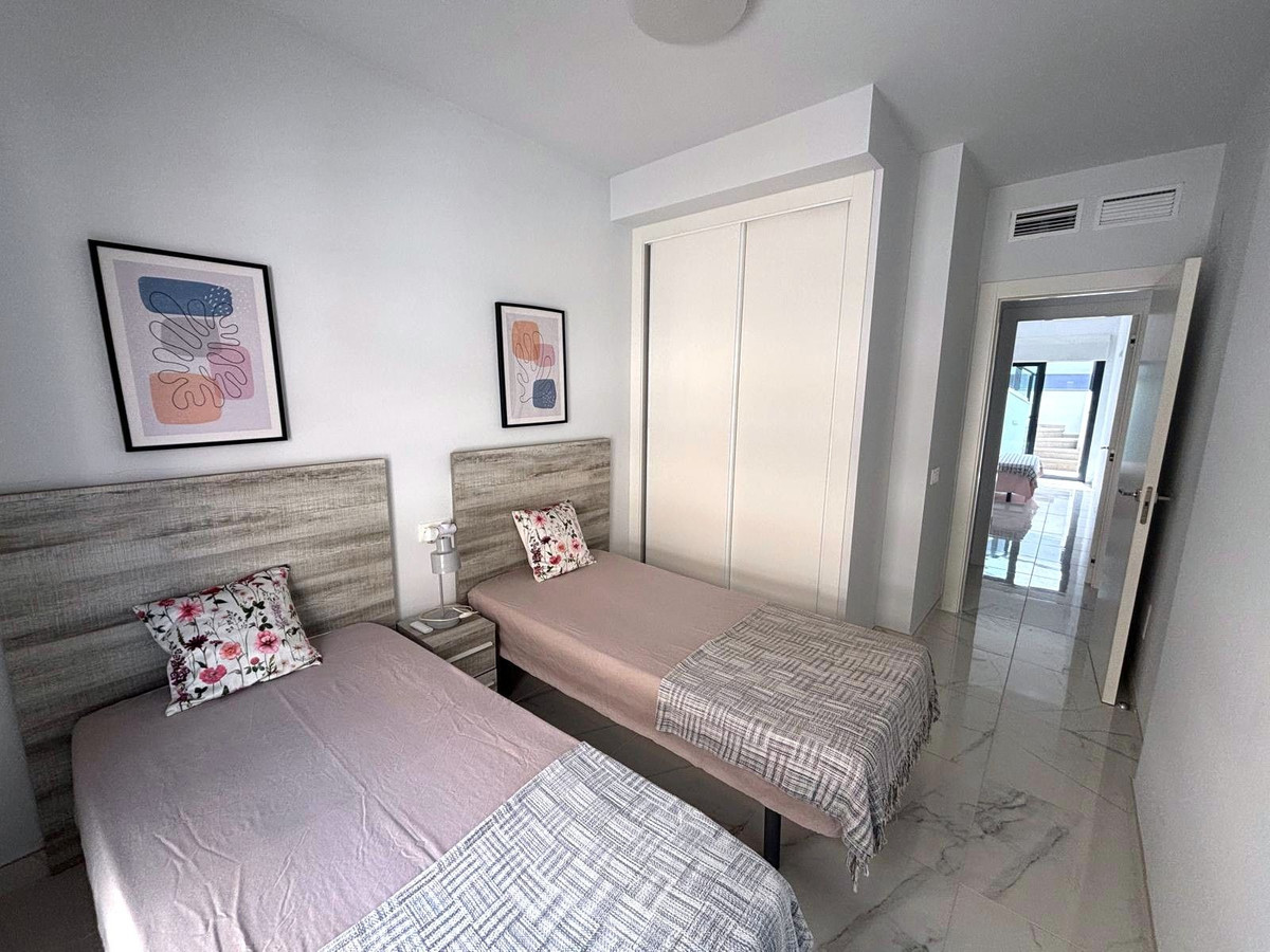 For sale - 2 Bedroom 2 Bathroom Apartment - Top Floor Apartment in Guardamar del Segura - Guardamar del Segura Centro  - Alicante