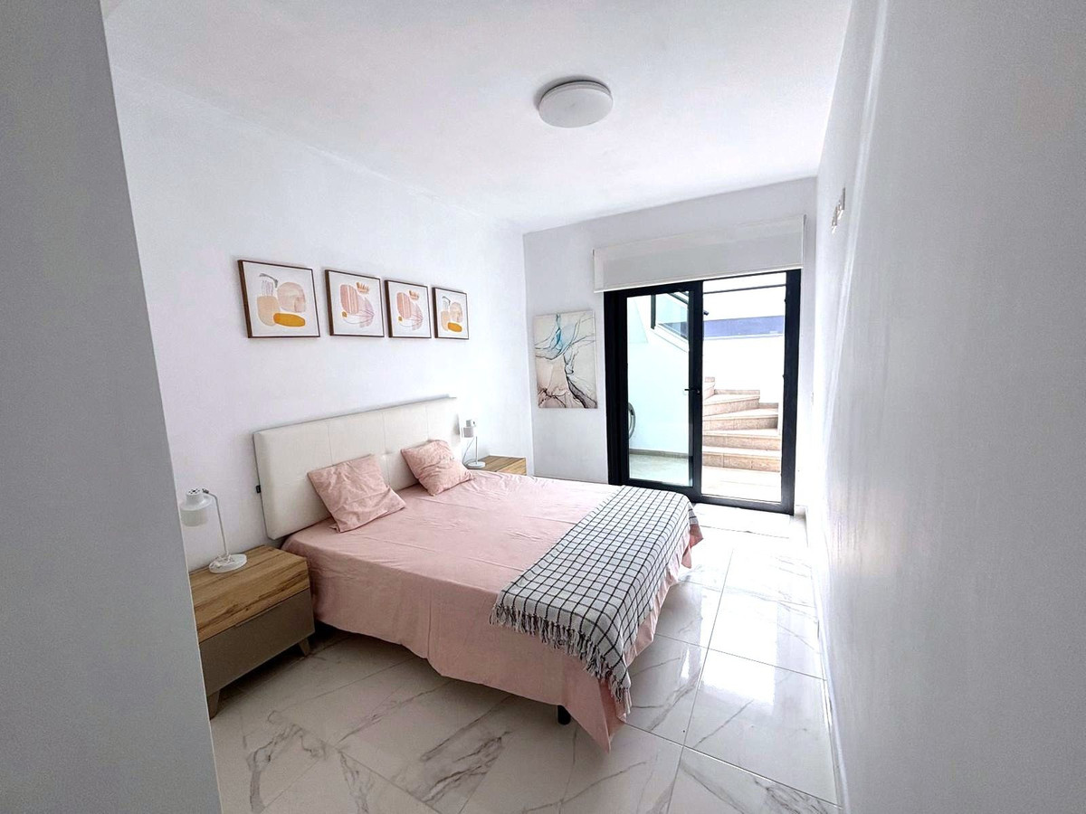 For sale - 2 Bedroom 2 Bathroom Apartment - Top Floor Apartment in Guardamar del Segura - Guardamar del Segura Centro  - Alicante