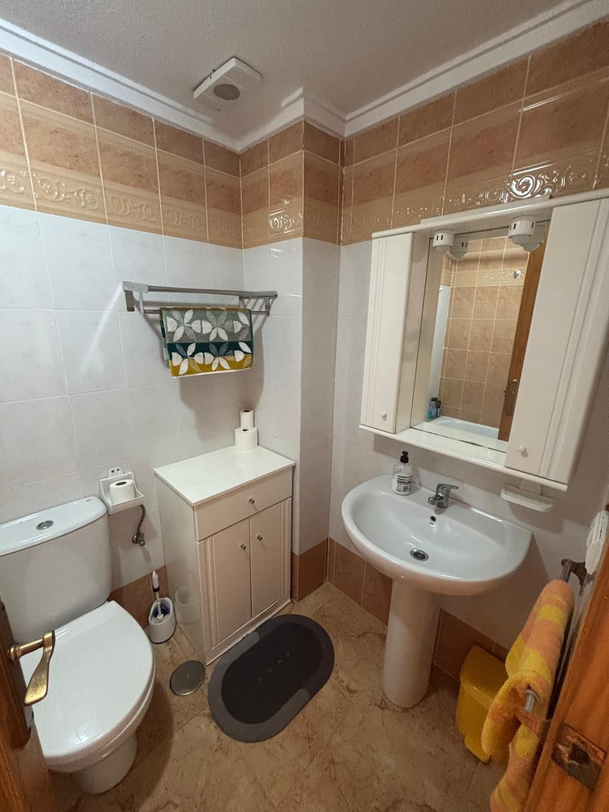 For sale - 2 Bedroom 1 Bathroom Apartment - Top Floor Apartment in Torrevieja - Torrevieja Centro  - Alicante