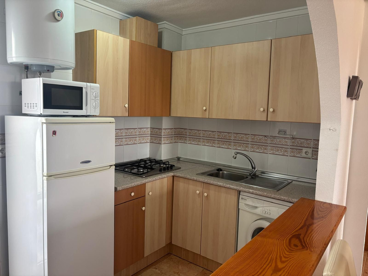 For sale - 2 Bedroom 1 Bathroom Apartment - Top Floor Apartment in Torrevieja - Torrevieja Centro  - Alicante