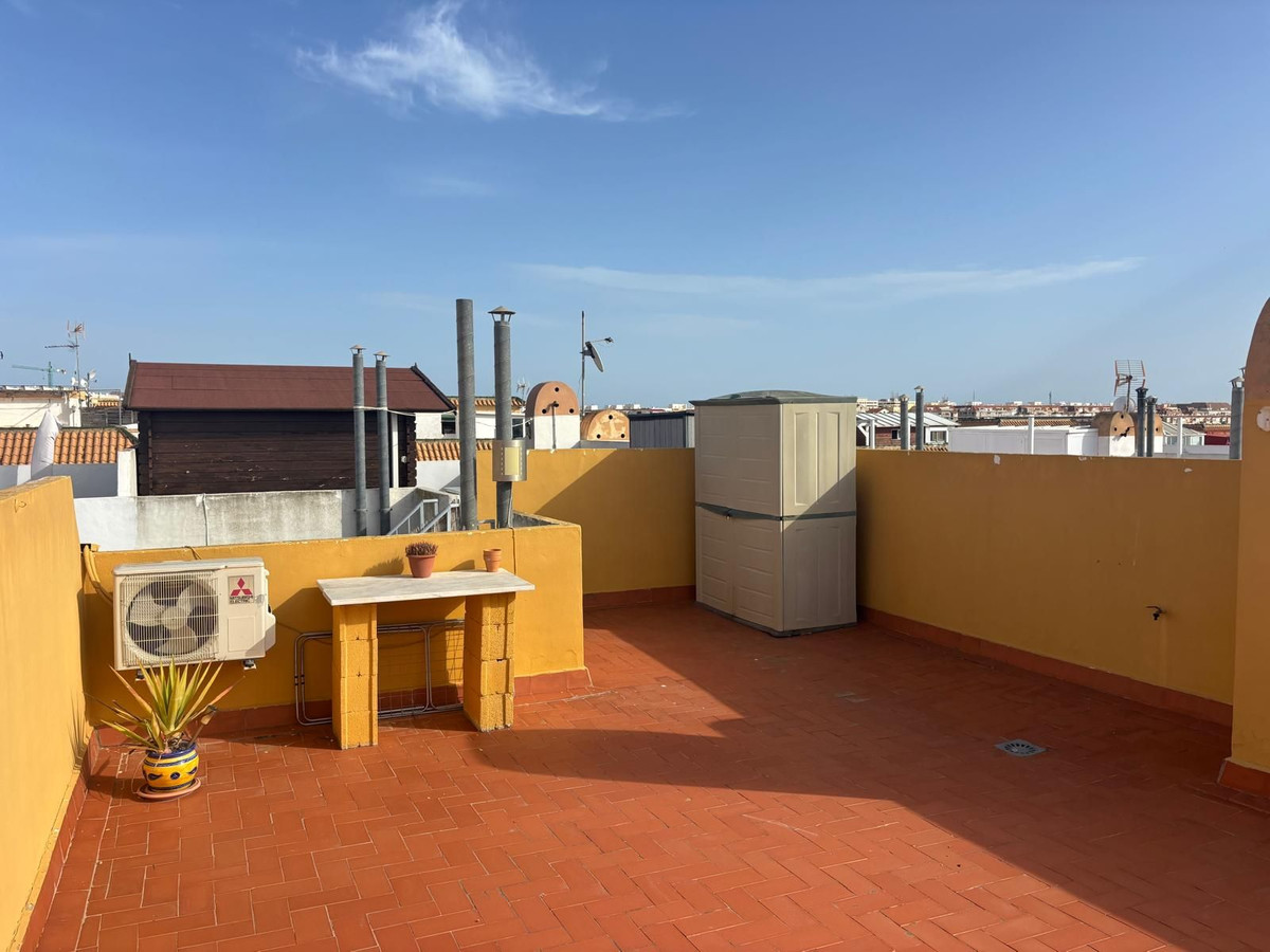For sale - 2 Bedroom 1 Bathroom Apartment - Top Floor Apartment in Torrevieja - Torrevieja Centro  - Alicante