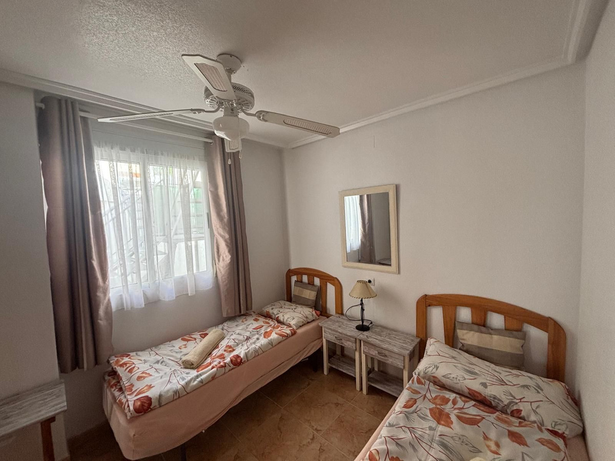 For sale - 2 Bedroom 1 Bathroom Apartment - Top Floor Apartment in Torrevieja - Torrevieja Centro  - Alicante