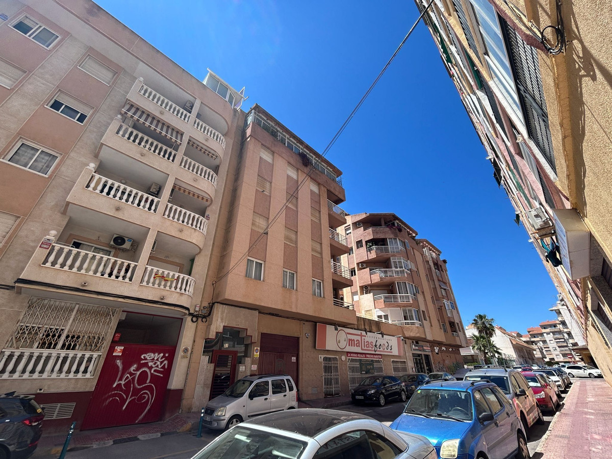 For sale - 1 Bedroom 2 Bathroom Apartment - Top Floor Apartment in Torrevieja - Torrevieja Centro  - Alicante