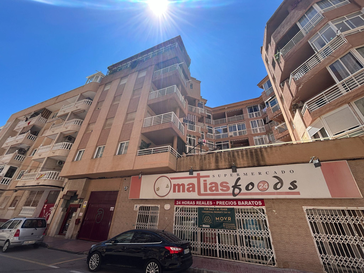 For sale - 1 Bedroom 2 Bathroom Apartment - Top Floor Apartment in Torrevieja - Torrevieja Centro  - Alicante