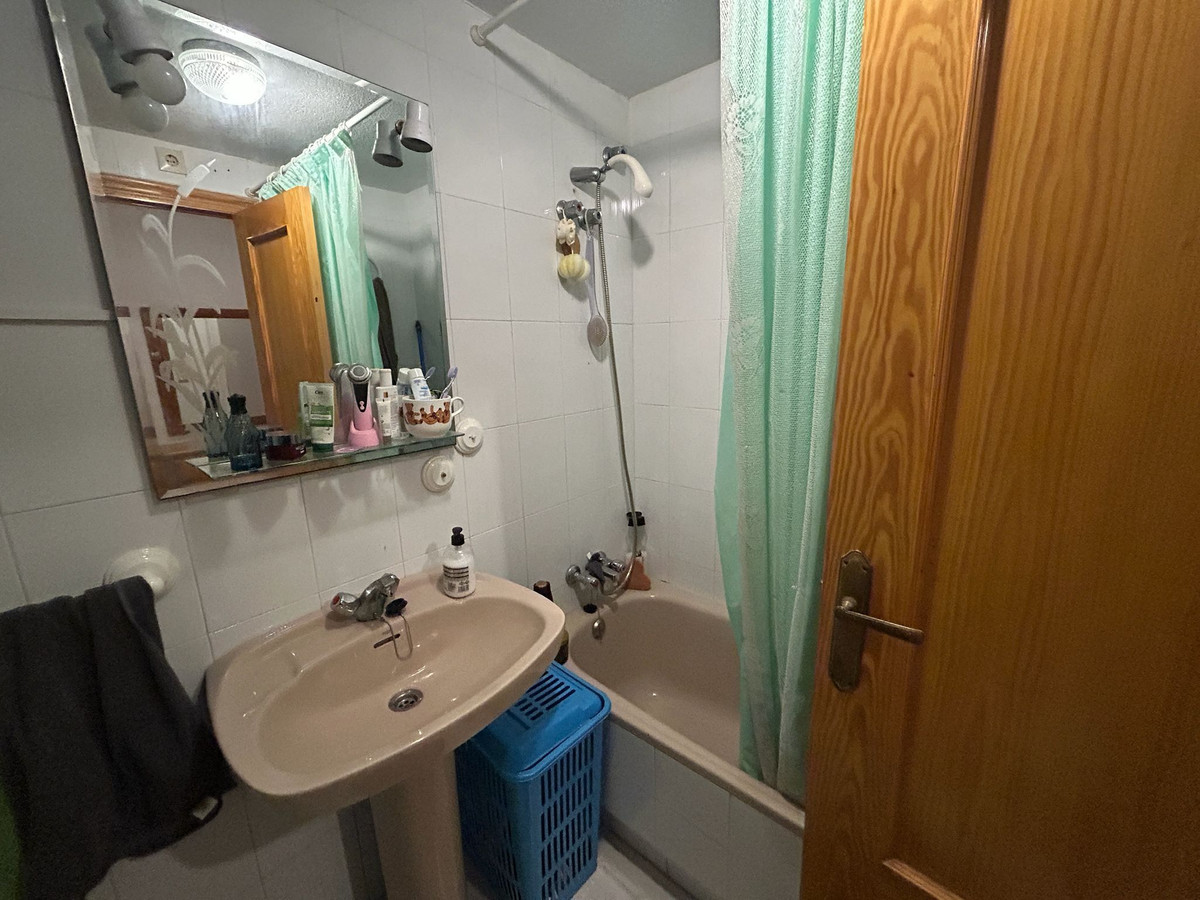 For sale - 1 Bedroom 2 Bathroom Apartment - Top Floor Apartment in Torrevieja - Torrevieja Centro  - Alicante
