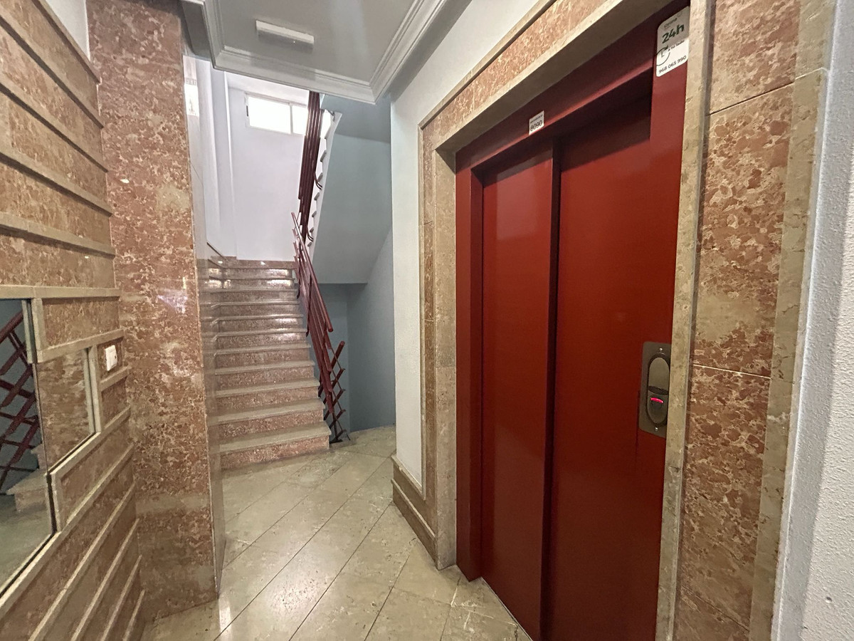 For sale - 1 Bedroom 2 Bathroom Apartment - Top Floor Apartment in Torrevieja - Torrevieja Centro  - Alicante
