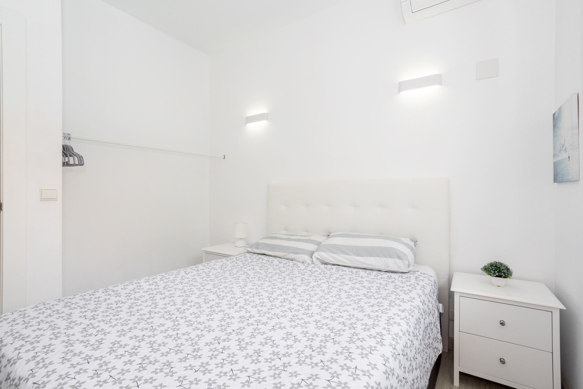 For sale - 8 Bedroom 5 Bathroom House - Detached Villa in Orihuela - Campoamor  - Alicante