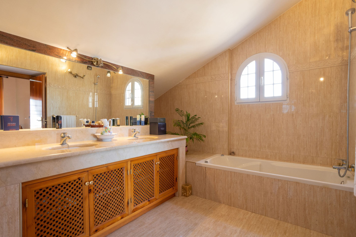 For sale - 3 Bedroom 2 Bathroom House - Detached Villa in Cartagena - Playa Honda  - Murcia