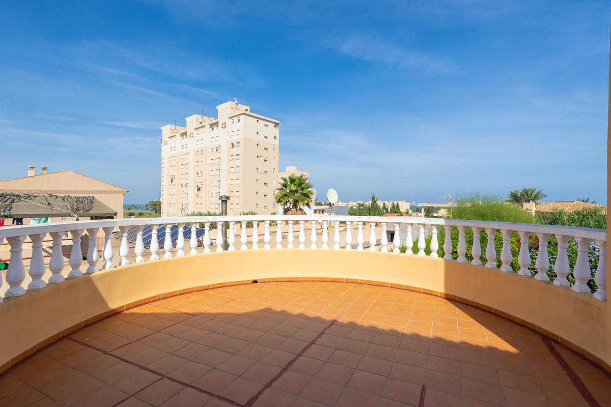 For sale - 3 Bedroom 2 Bathroom House - Detached Villa in Cartagena - Playa Honda  - Murcia