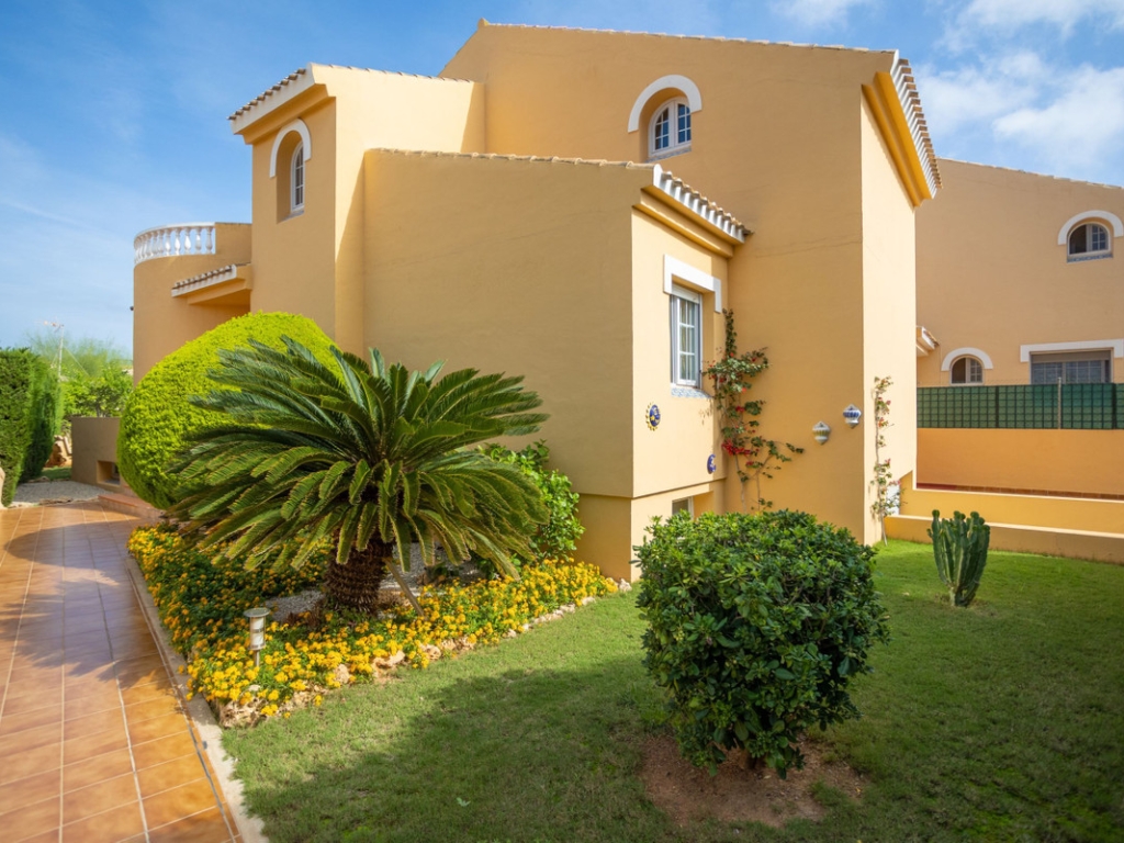 3 Bedroom 2 Bathroom House - Detached Villa in Cartagena