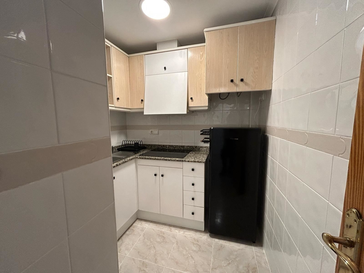 For sale - 2 Bedroom 2 Bathroom Apartment - Middle Floor Apartment in Torrevieja - Torrevieja Centro  - Alicante