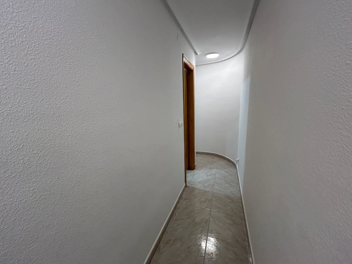 For sale - 2 Bedroom 2 Bathroom Apartment - Middle Floor Apartment in Torrevieja - Torrevieja Centro  - Alicante
