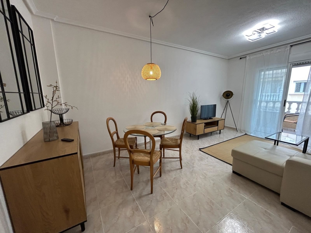 2 Bedroom 2 Bathroom Apartment - Middle Floor Apartment in Torrevieja