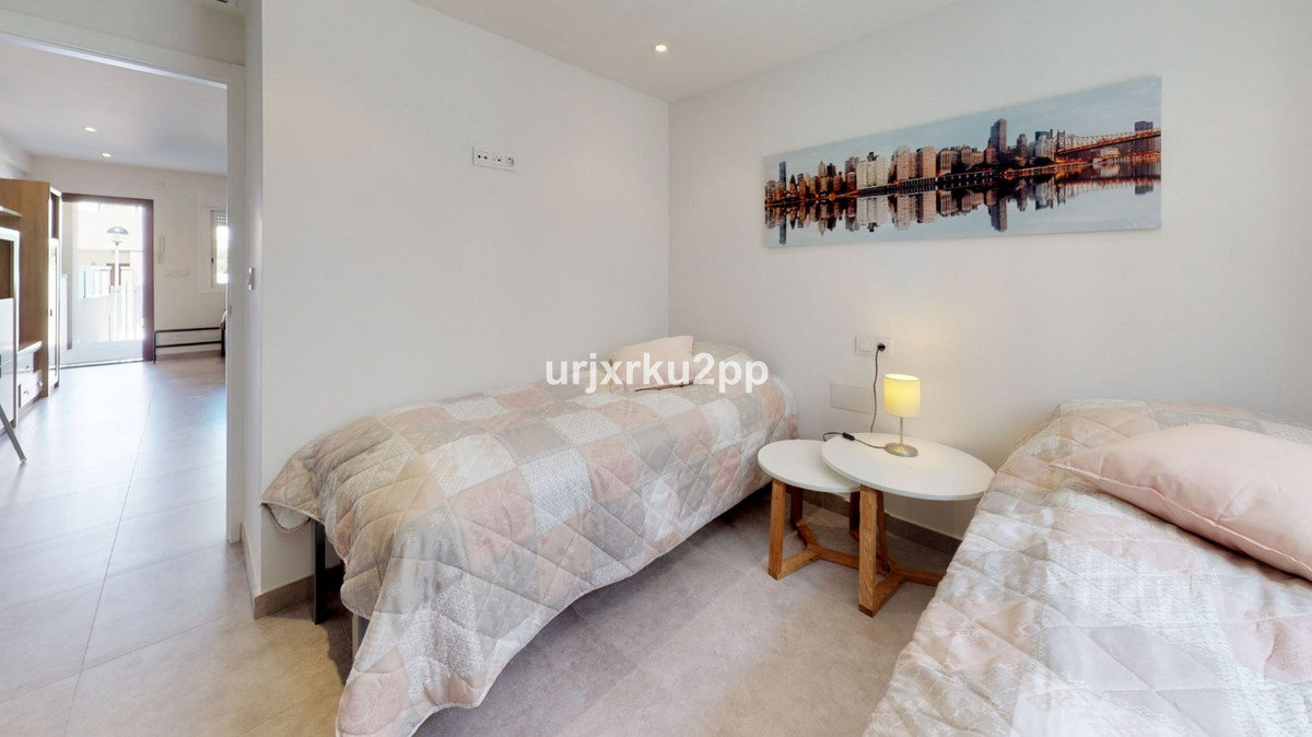 For sale - 3 Bedroom 2 Bathroom Apartment - Ground Floor Apartment in Torrevieja - Aguas Nuevas  - Alicante
