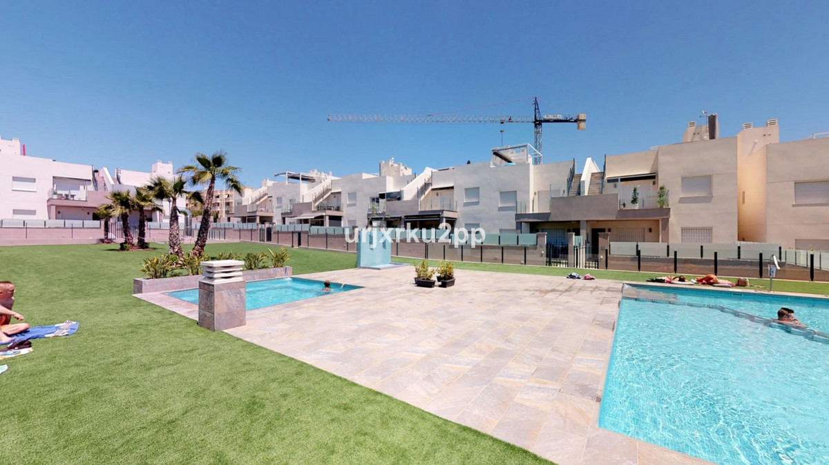 For sale - 3 Bedroom 2 Bathroom Apartment - Ground Floor Apartment in Torrevieja - Aguas Nuevas  - Alicante
