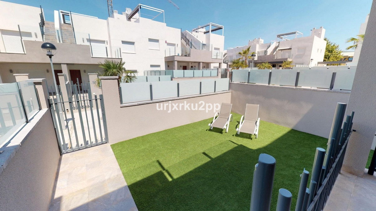 For sale - 3 Bedroom 2 Bathroom Apartment - Ground Floor Apartment in Torrevieja - Aguas Nuevas  - Alicante