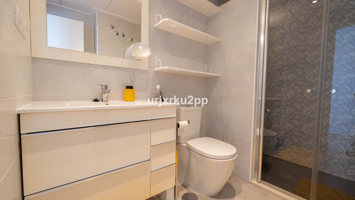 For sale - 3 Bedroom 2 Bathroom Apartment in Villamartin  - Villamartin  - Alicante
