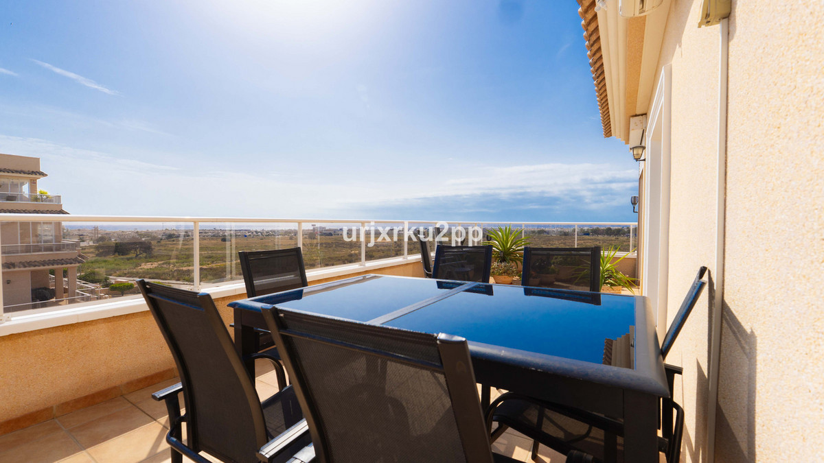 For sale - 3 Bedroom 2 Bathroom Apartment in Villamartin  - Villamartin  - Alicante