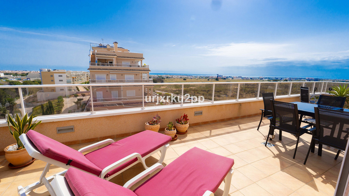For sale - 3 Bedroom 2 Bathroom Apartment in Villamartin  - Villamartin  - Alicante