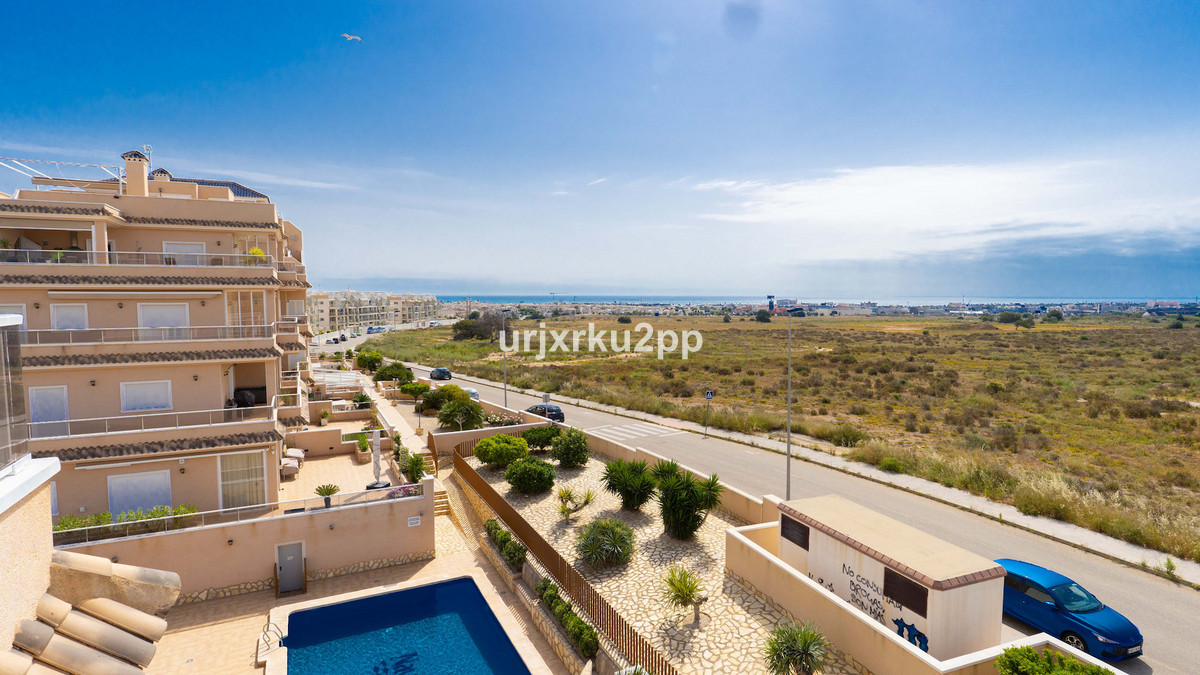 For sale - 3 Bedroom 2 Bathroom Apartment in Villamartin  - Villamartin  - Alicante