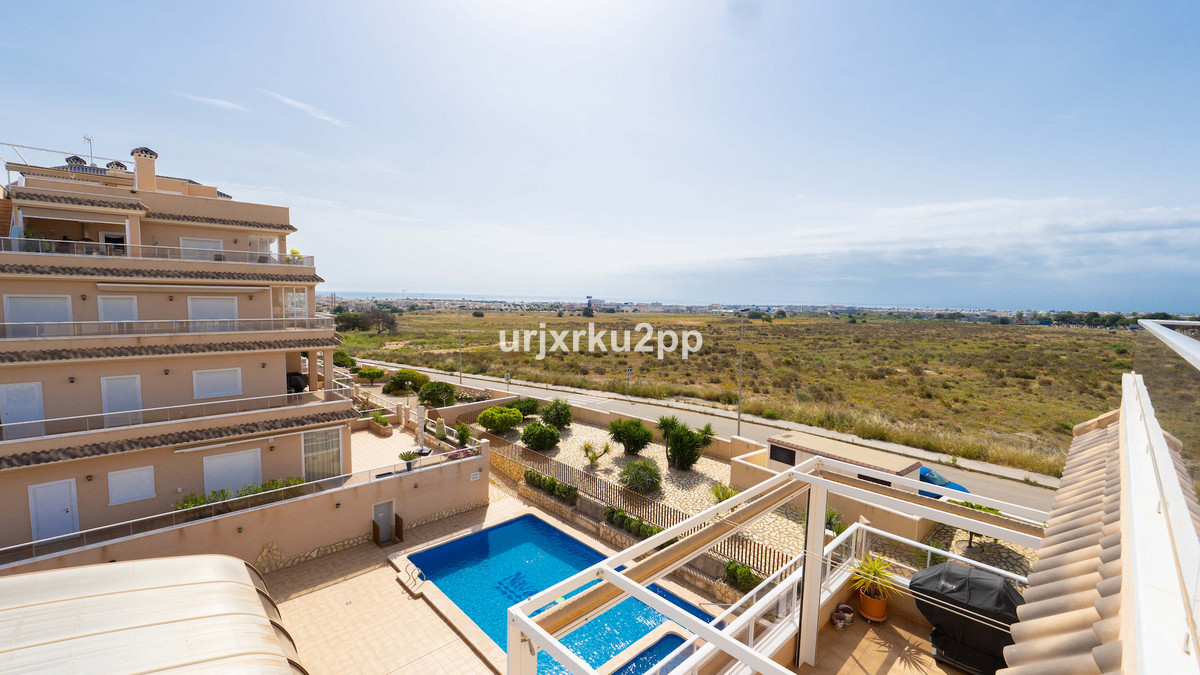 For sale - 3 Bedroom 2 Bathroom Apartment in Villamartin  - Villamartin  - Alicante