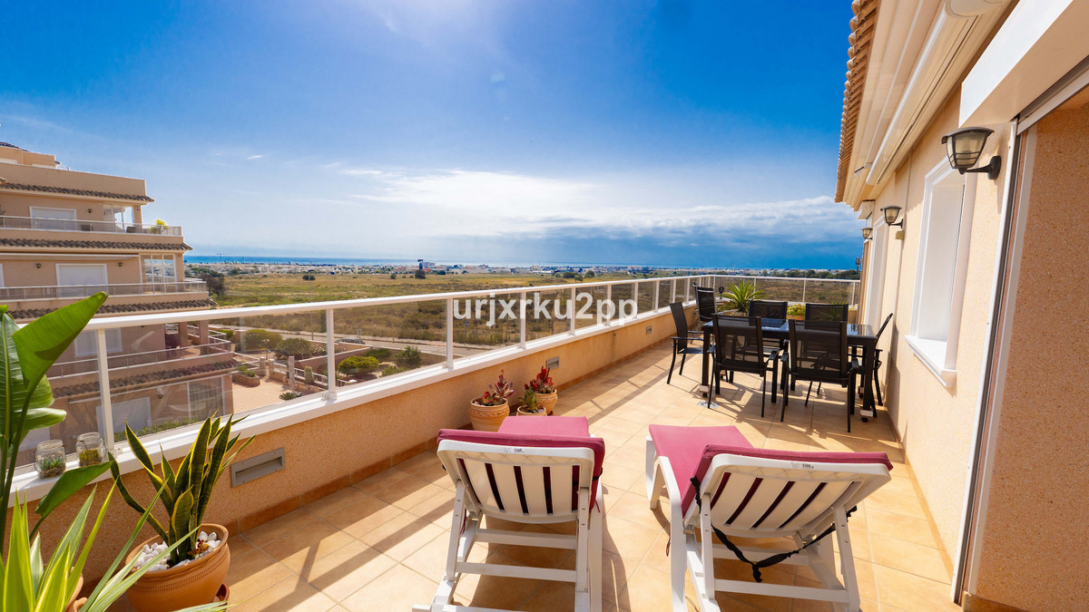 For sale - 3 Bedroom 2 Bathroom Apartment in Villamartin  - Villamartin  - Alicante