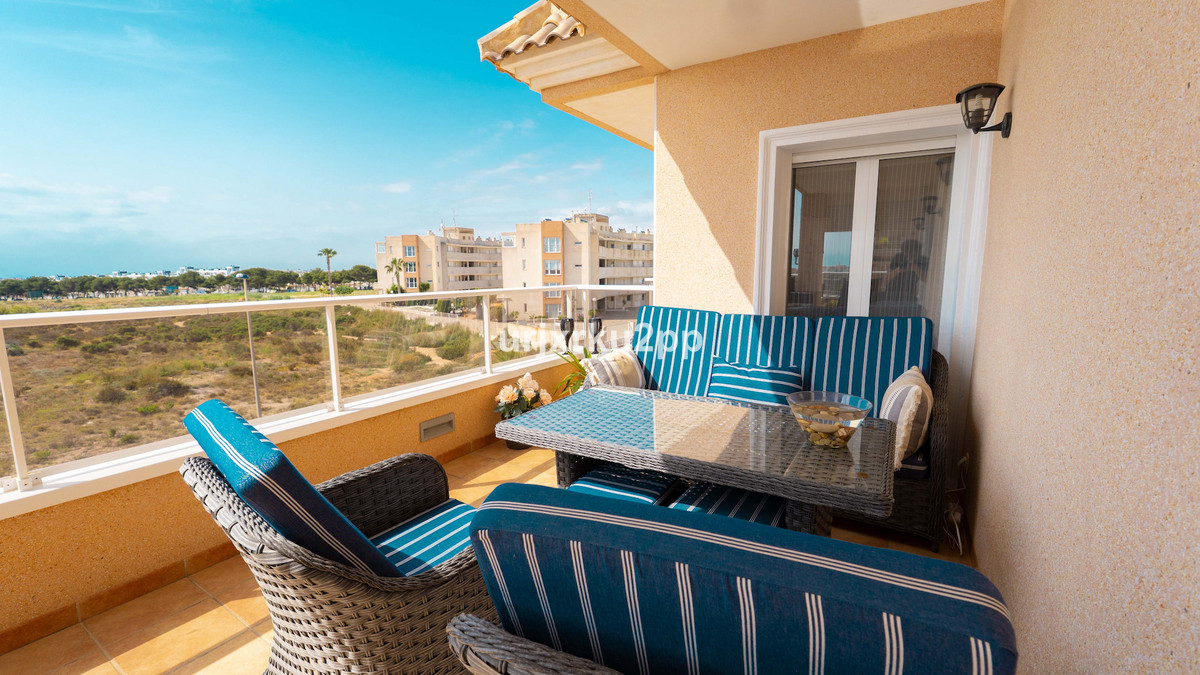For sale - 3 Bedroom 2 Bathroom Apartment in Villamartin  - Villamartin  - Alicante