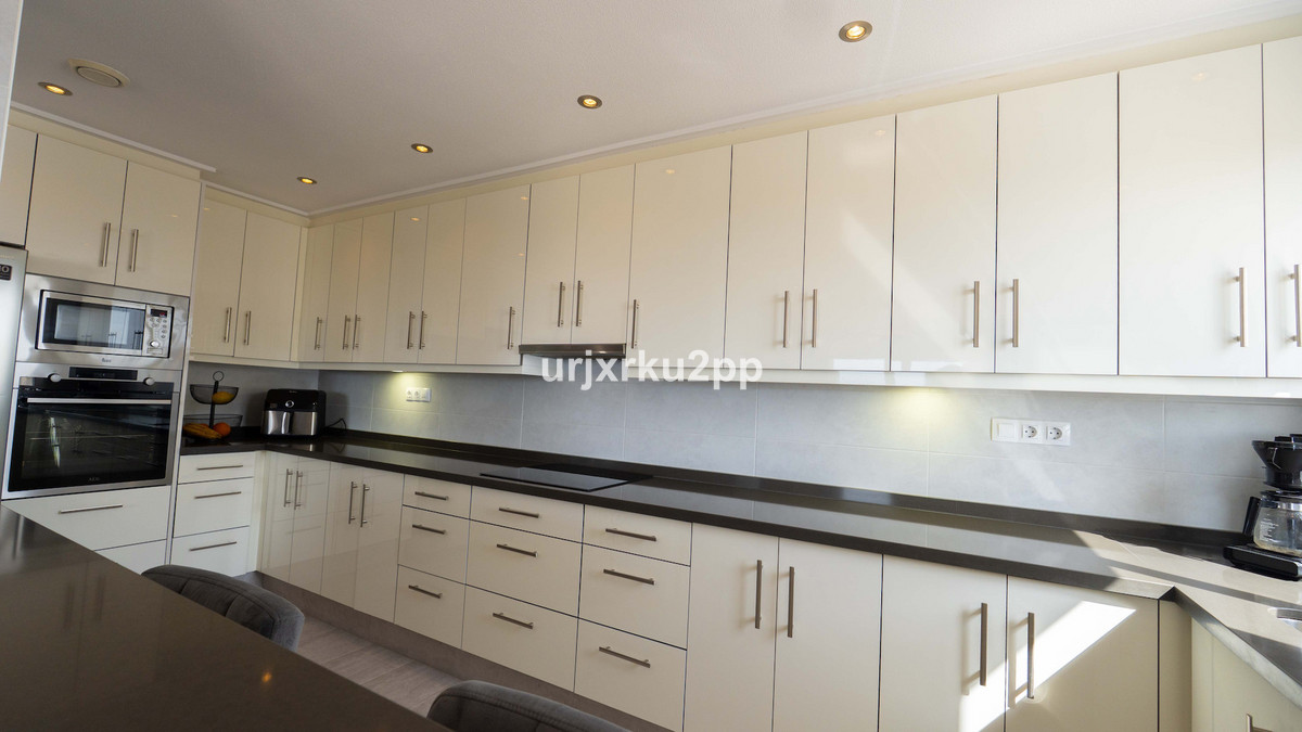 For sale - 3 Bedroom 2 Bathroom Apartment in Villamartin  - Villamartin  - Alicante