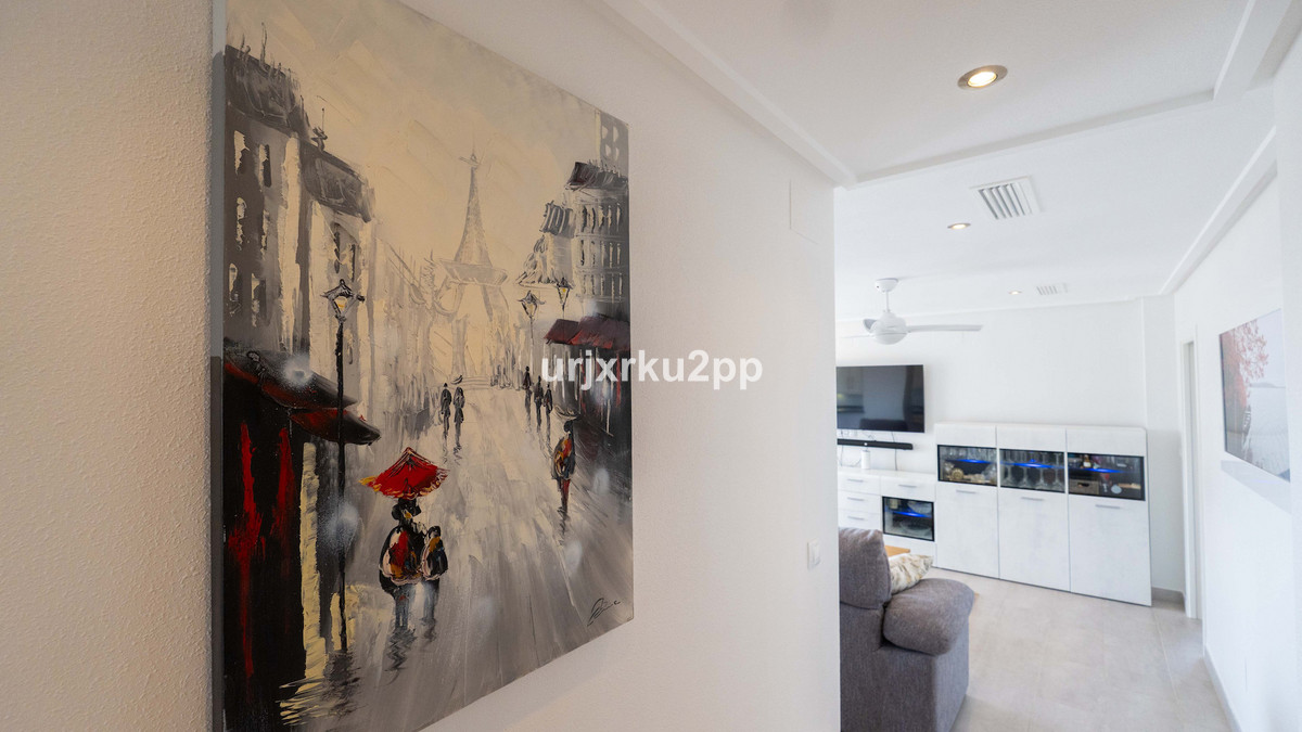 For sale - 3 Bedroom 2 Bathroom Apartment in Villamartin  - Villamartin  - Alicante
