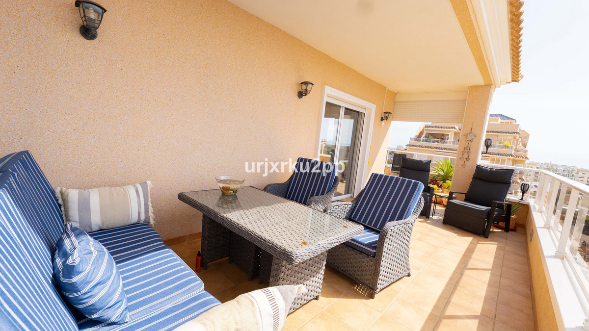 For sale - 3 Bedroom 2 Bathroom Apartment in Villamartin  - Villamartin  - Alicante