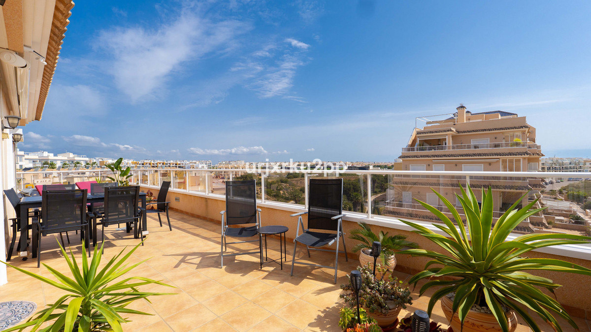 For sale - 3 Bedroom 2 Bathroom Apartment in Villamartin  - Villamartin  - Alicante