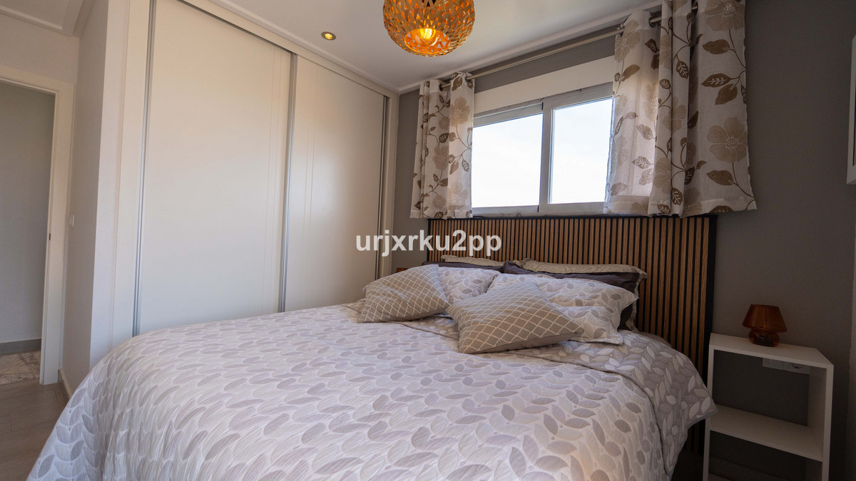 For sale - 3 Bedroom 2 Bathroom Apartment in Villamartin  - Villamartin  - Alicante